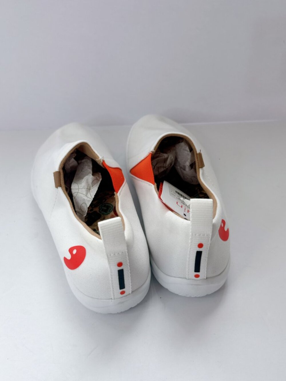 Women’s Size 8 UIN Toledo White Canvas Slip-On Shoes Comfort Travel Flats - Picture 5 of 12